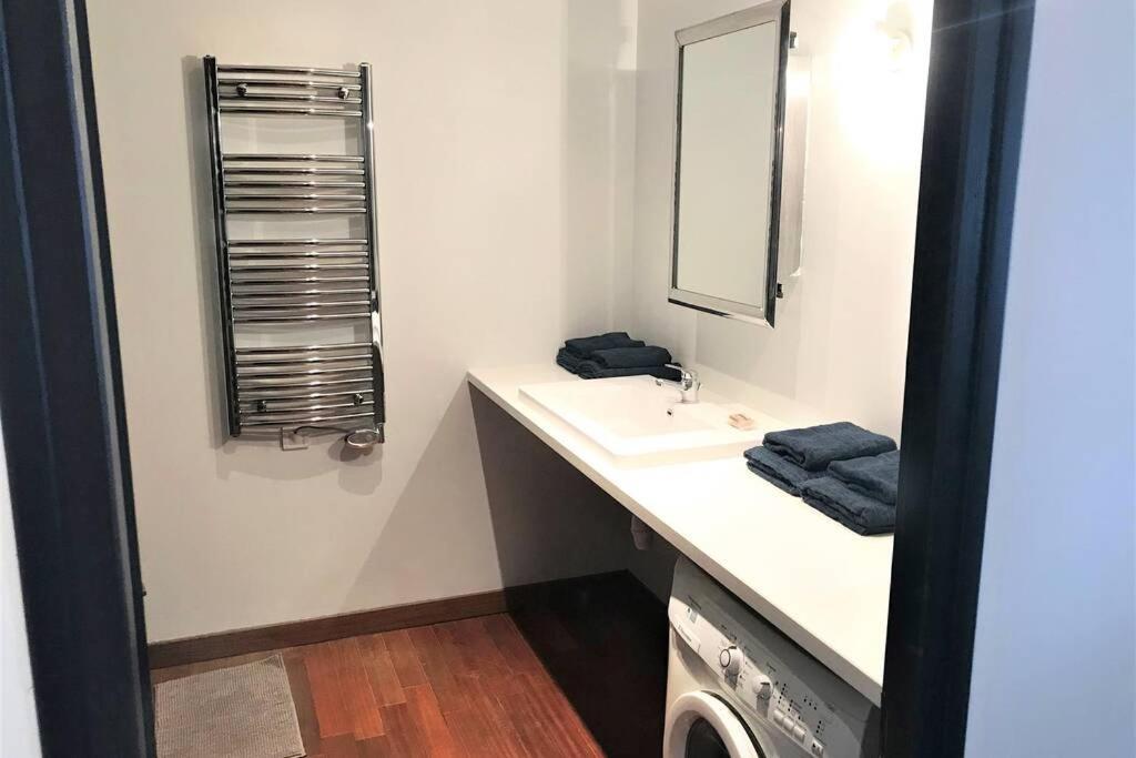Appartement Loft Hyper Centre Reims 6 pers avec Parking Extérieur photo
